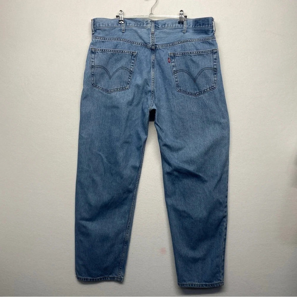 Levis 550 Relaxed Fit 42x32 Light Wash - Picture 2 of 6